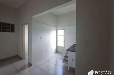 Apartamento para aluguel com 60 m² e 2 quartos em Centro, Bauru - SP