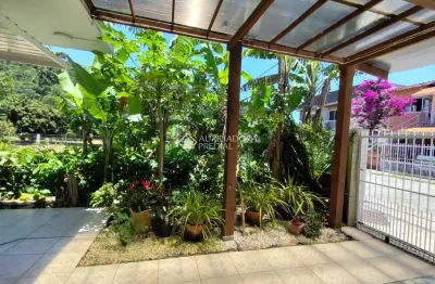 Casa com 5 quartos à venda na Servidão Flor do Campo, 22, Vargem Grande, Florianópolis, 300 m2 por R$ 1.150.000