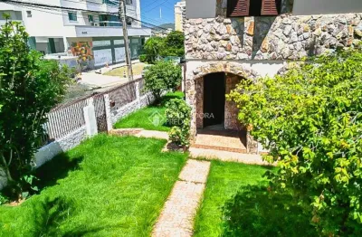 Casa com 5 quartos à venda na Rua Saldanha da Gama, 688, Barreiros, São José por R$ 1.650.000