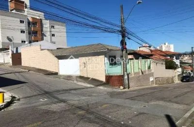 Casa com 1 quarto à venda na Rua José Victor da Rosa, 509, Barreiros, São José, 552 m2 por R$ 2.250.000