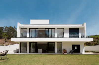 Casa em condomínio fechado – conforto, espaço e natureza em mairiporã!