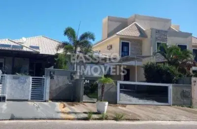 Casa em condomínio fechado com 3 quartos à venda na rua do ipê da várzea, 84, cachoeira do bom jesus, florianópolis por r$ 1.400.000