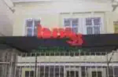 Casa com 2 quartos para alugar na Rua Roberto Silva, 104, Ramos, Rio de Janeiro