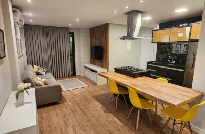 Apartamento à venda em jurerê – 2 dormitórios, 2 banheiros e sacada com churrasqueira