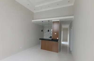 Charmosa casa com piscina a venda, perfeita para quem busca conforto e praticidade!