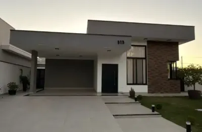 Belíssimo imovél de alto padrão em um dos condomínios super valorizados de pinda.