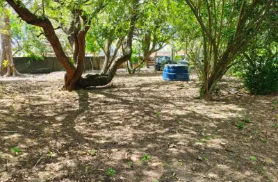 Terreno de 2.160 m²,  ótima localização, murado, 02 frentes, no b. das laranjeiras em jacaraípe
