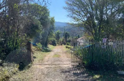 Chácara 4.600 m  com casa e pomar à venda na Estrada Itambé – Campo Largo.
