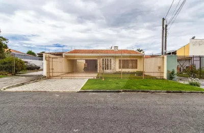 Casa à Venda no Capão da Imbuia | 4 Quartos, Suíte, Terreno 360 m  | Financiável