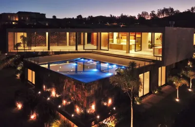 Casa fantástica no condomínio fazenda dona carolina academia