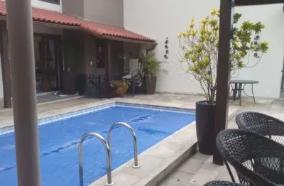 Espetacular casa: 5 quartos, 4 suites, piscina, churrasqueira, no condominio terral, freguesia!