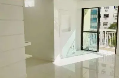 Locação: 2 quartos, no sea coast, av das américas, no início do recreio