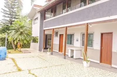 Casa com 4 quartos para alugar no Armação, Penha 