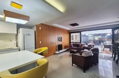 Apartamento com 2 quartos para alugar na rua perpétua teles, 124, petrópolis, porto alegre por r$ 7.800