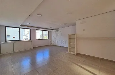 Sala comercial com 1 sala para alugar na avenida carlos gomes, 1492, três figueiras, porto alegre por r$ 3.800