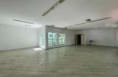 Sala comercial com 1 sala para alugar na rua comendador tavares, 50, navegantes, porto alegre por r$ 3.000