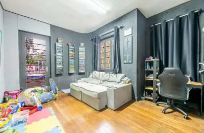 Casa comercial com 2 salas à venda na Rua Doutor Timóteo, 513, Moinhos de Vento, Porto Alegre por R$ 890.000