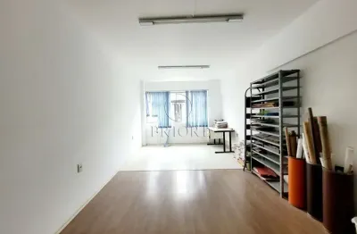 Sala comercial com 1 sala à venda na rua general andrade neves, 100, centro histórico, porto alegre por r$ 88.000