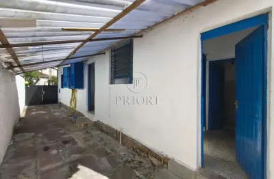 Casa com 2 quartos para alugar na avenida bahia, 183, navegantes, porto alegre por r$ 1.700