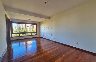 Apartamento com 3 quartos para alugar na Avenida Palmeira, 660, Petrópolis, Porto Alegre por R$ 5.500