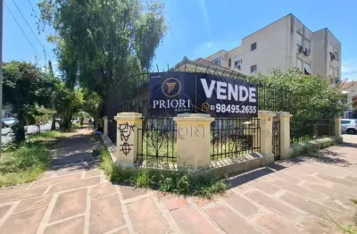 Terreno à venda na Avenida Cairu, 916, Navegantes, Porto Alegre por R$ 550.000