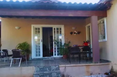 Vendo casa jd. hedy 3doritórios 1suíte cozinha com armários 2 banheiros 2 garagens - r$ 400.000,00