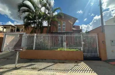 Sobrado com 3 dormitórios à venda, 170 m² por r$ 750.000,00 - coliseu - londrina/pr