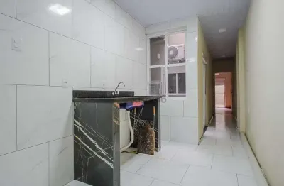 Apartamento com 2 quartos para alugar no Centro, Pelotas 