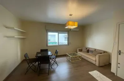 Apartamento com 2 quartos para alugar no Centro, Pelotas 