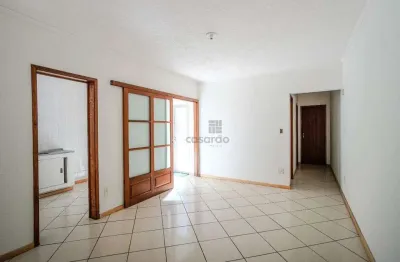 Apartamento com 2 quartos para alugar no Centro, Pelotas 