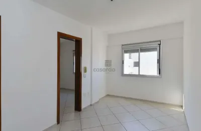Apartamento com 1 quarto para alugar no Centro, Pelotas 