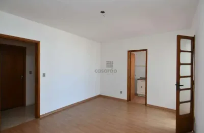 Apartamento com 2 quartos para alugar no Centro, Pelotas 