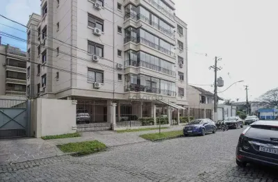 Apartamento com 3 quartos para alugar no Centro, Pelotas 