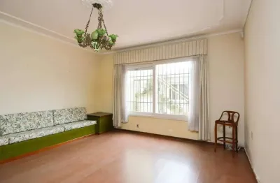 Casa com 4 quartos para alugar no Centro, Pelotas 