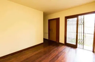 Apartamento com 3 quartos para alugar no Centro, Pelotas 