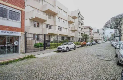 Apartamento com 3 quartos para alugar no Centro, Pelotas 