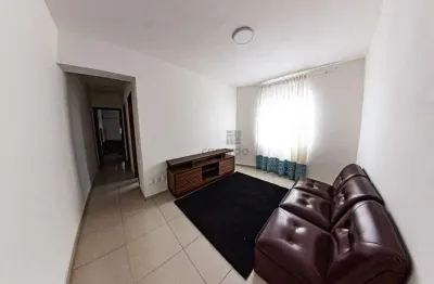 Apartamento com 2 quartos para alugar no Centro, Pelotas 