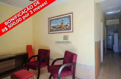 Casa com 2 quartos para alugar no Centro, Pelotas 