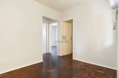 Apartamento com 2 quartos para alugar no Centro, Pelotas 