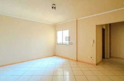 Apartamento com 3 quartos para alugar no Centro, Pelotas 