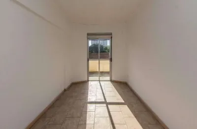 Apartamento com 2 quartos para alugar no Centro, Pelotas 