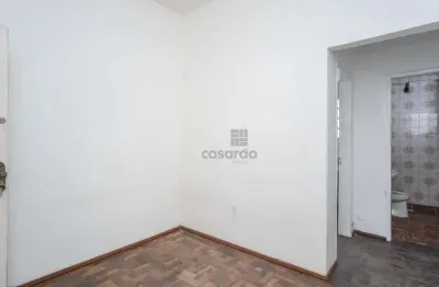 Apartamento com 2 quartos para alugar no Centro, Pelotas 
