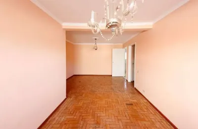 Apartamento com 3 quartos para alugar no Centro, Pelotas 