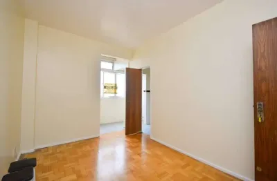 Apartamento com 1 quarto para alugar no Centro, Pelotas 