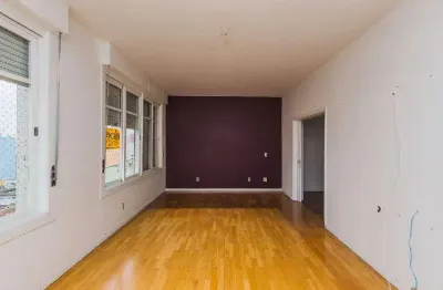 Apartamento com 2 quartos para alugar no Centro, Pelotas 