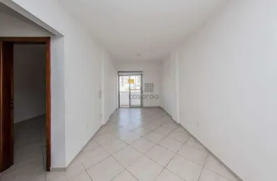 Apartamento com 1 quarto para alugar no Centro, Pelotas 