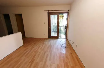 Apartamento com 3 quartos para alugar no Centro, Pelotas 