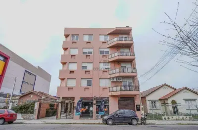 Apartamento com 3 quartos para alugar no Centro, Pelotas 
