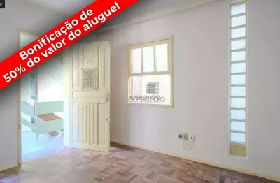 Apartamento com 2 quartos para alugar no Centro, Pelotas 