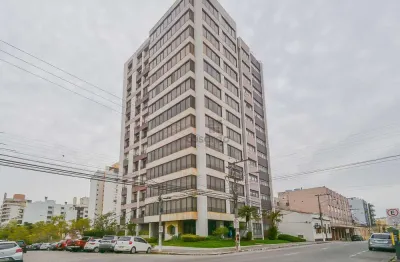 Apartamento com 3 quartos para alugar no Centro, Pelotas 